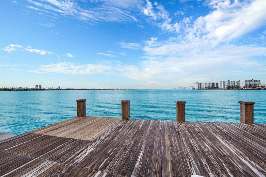 1940 Bay Dr, Miami Beach, Florida 33141, USA