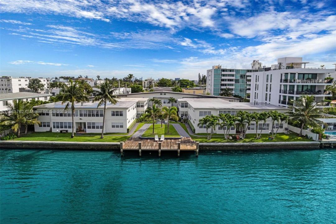 1940 Bay Dr, Miami Beach, Florida 33141, USA