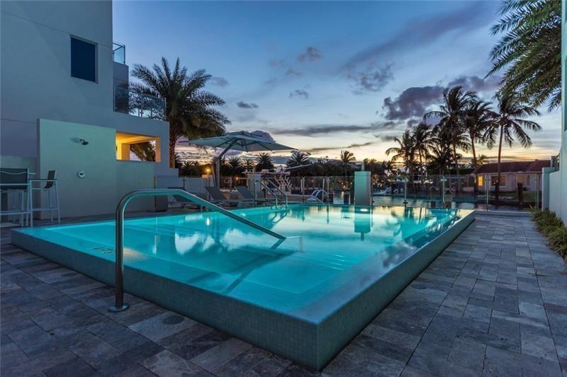 221 Shore Ct 221, Lauderdale By The Sea, Florida 33308