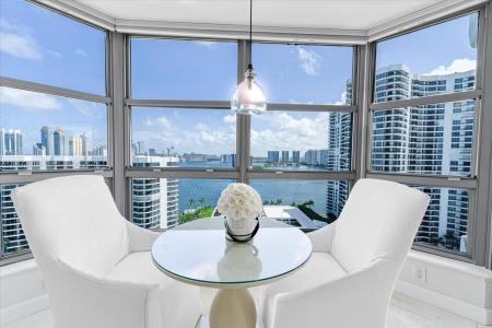 3500 Mystic Pointe Dr 2101, Aventura, Florida 33180, USA