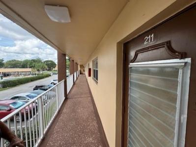 2711 N Pine Island Rd 211, Sunrise, Florida 33322, USA