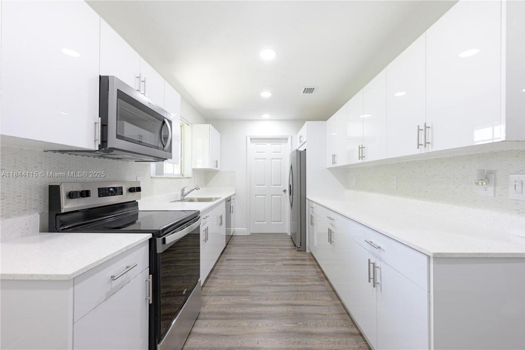 2355 NW 99th Ter 0, Miami, 佛罗里达州 33147, 美国