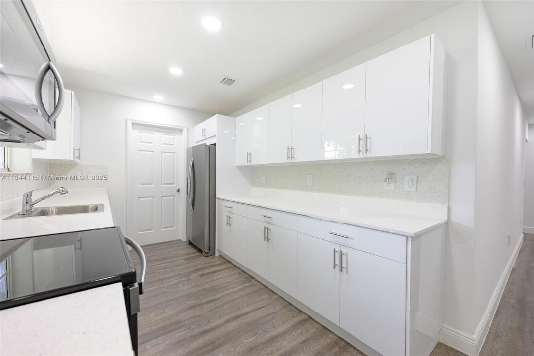 2355 NW 99th Ter 0, Miami, 佛罗里达州 33147, 美国