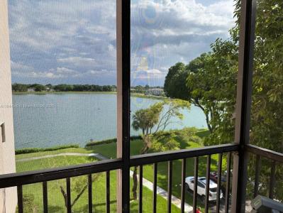 20850 San Simeon Way 407-5, Miami, Florida 33179, USA
