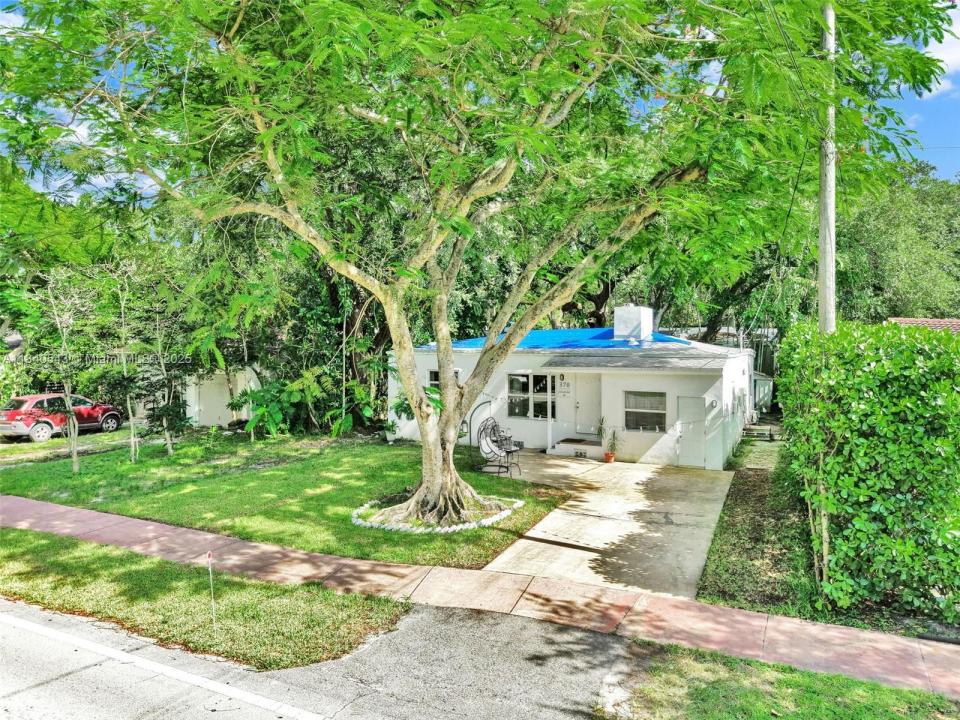 370 NE 87th St, El Portal, فلوريدا 33138, الولايات المتحدة
