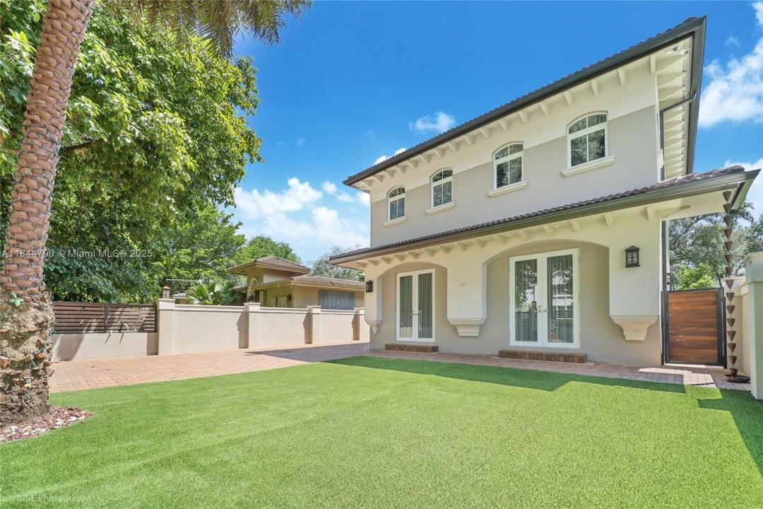 5320 Sunset Dr, Miami, フロリダ 33143, アメリカ合衆国