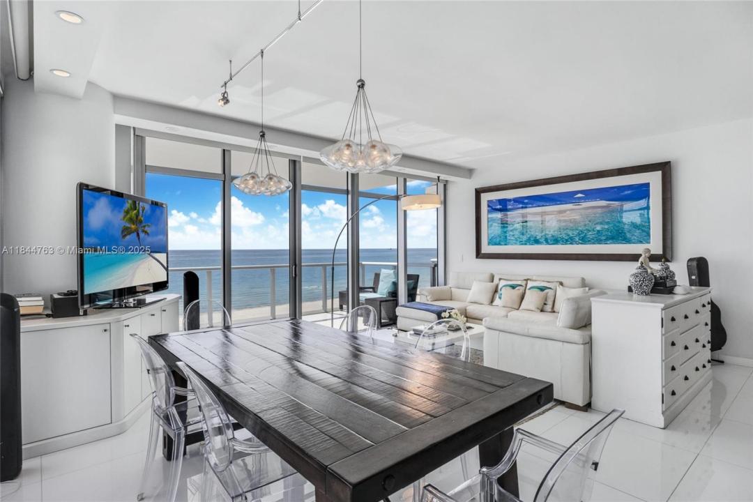 3737 Collins Ave S-801, Miami Beach, Florida 33140, USA