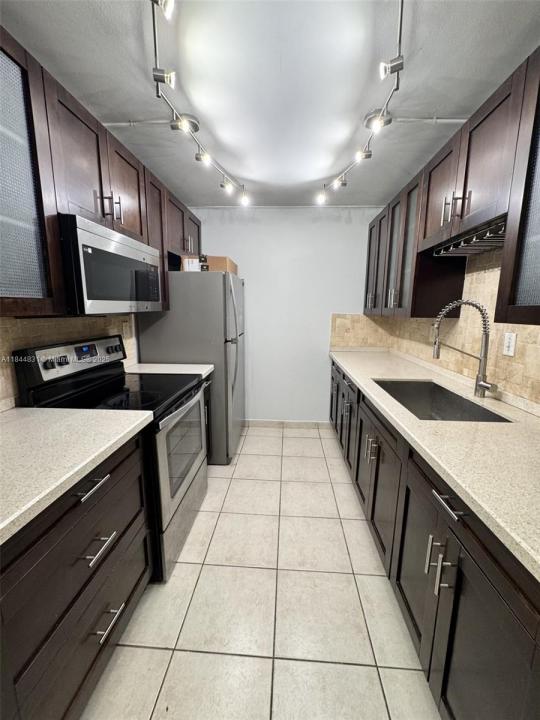 7101 Miami Lakes Dr Q9, Miami Lakes, 佛罗里达州 33014, 美国