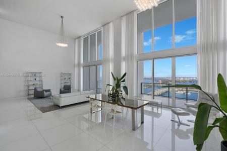 1040 Biscayne Blvd 4402, Miami, Florida 33132, USA