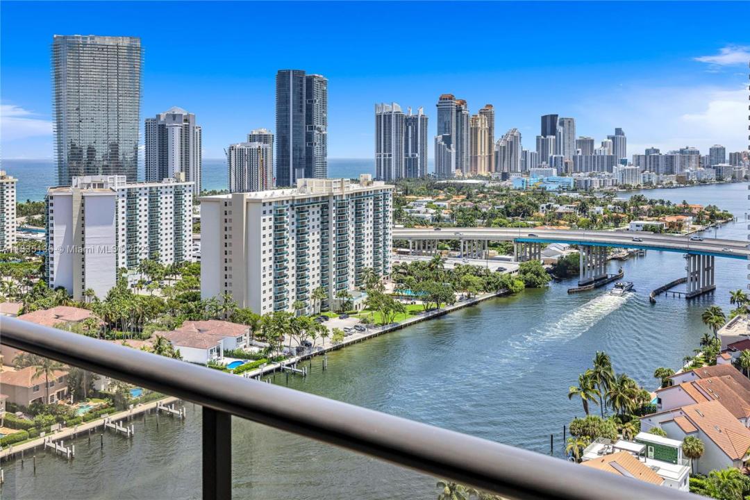 19667 Turnberry Way 23AB, Aventura, Floride 33180, États-Unis