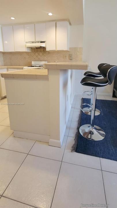 540 Brickell Key Dr 307, Miami, Florida 33131, USA