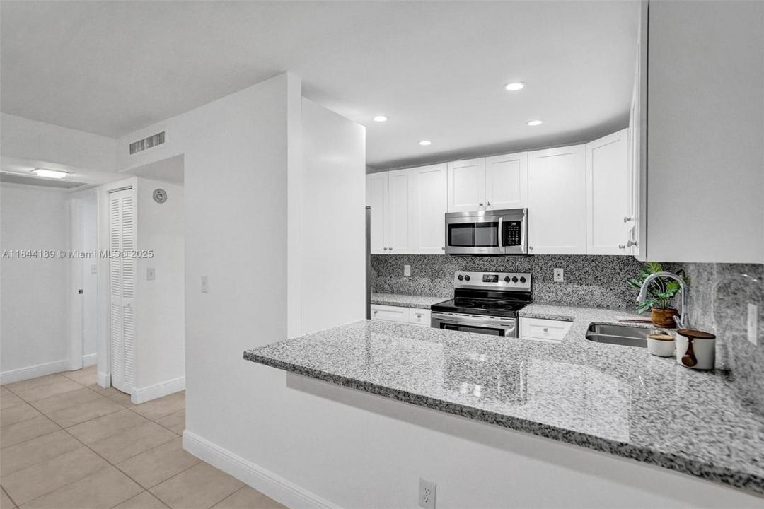 9301 SW 92nd Ave A310, Miami, Florida 33176