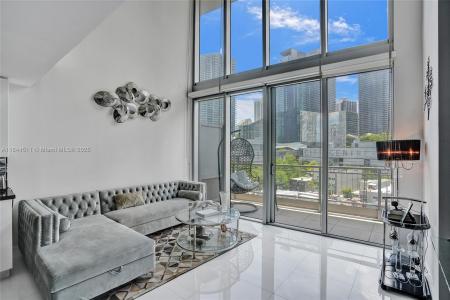 92 SW 3rd St 905, Miami, Florida 33130, USA