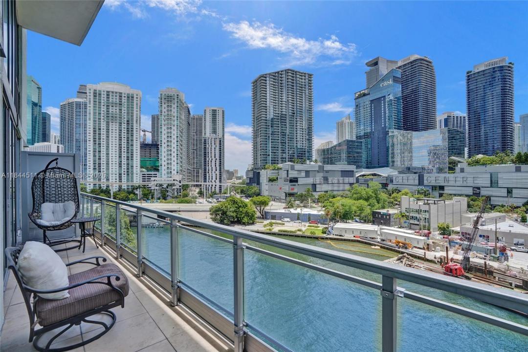 92 SW 3rd St 905, Miami, Флорида 33130, Соединенные Штаты