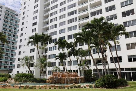 5005 Collins Ave 1218, Miami Beach, Florida 33140, USA