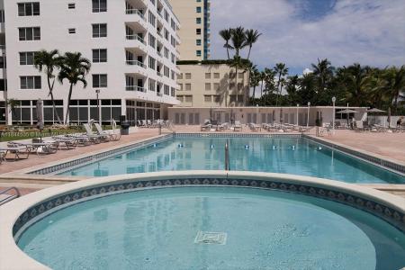 5005 Collins Ave 1218, Miami Beach, Florida 33140, USA