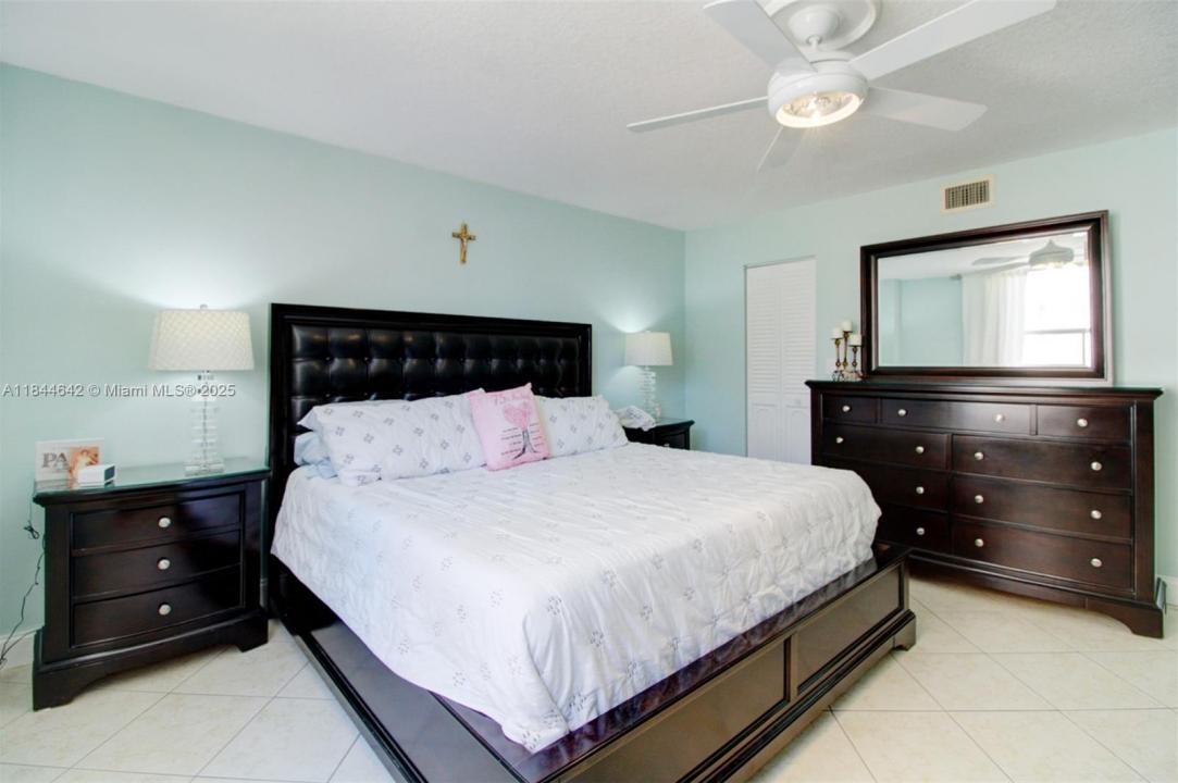 1865 S Ocean Dr 4H, Hallandale Beach, Florida 33009