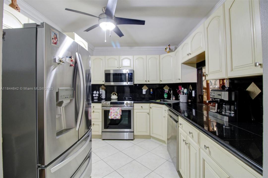 1865 S Ocean Dr 4H, Hallandale Beach, Florida 33009