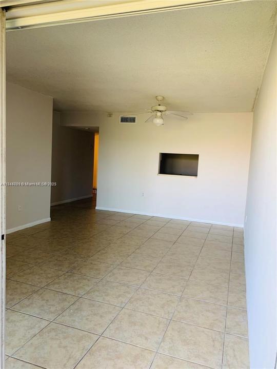 711 N Pine Island Rd 410, Plantation, Florida 33324, USA