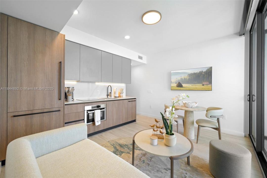 580 72nd St 1603, Miami Beach, Floride 33141, États-Unis