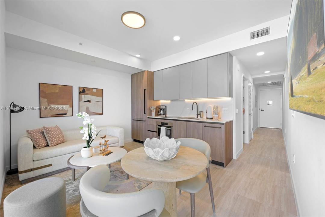 580 72nd St 1603, Miami Beach, Floride 33141, États-Unis