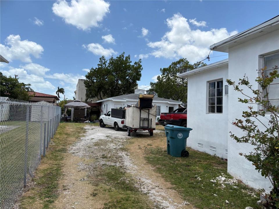 3072 SW 16th St, Miami, Флорида 33145, Соединенные Штаты