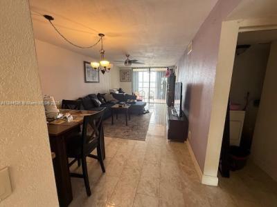 109 Lake Emerald Dr 202, Oakland Park, Florida 33309, USA