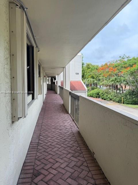 109 Lake Emerald Dr 202, Oakland Park, Florida 33309, USA