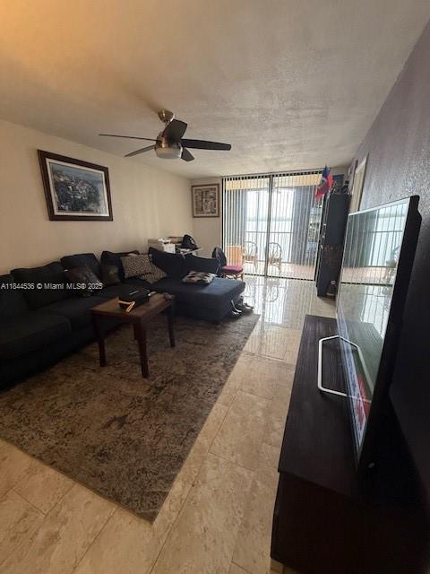 109 Lake Emerald Dr 202, Oakland Park, Florida 33309, USA
