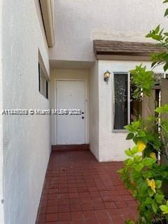 879 NW 81st Way 4, Plantation, Florida 33324, HOA KỲ