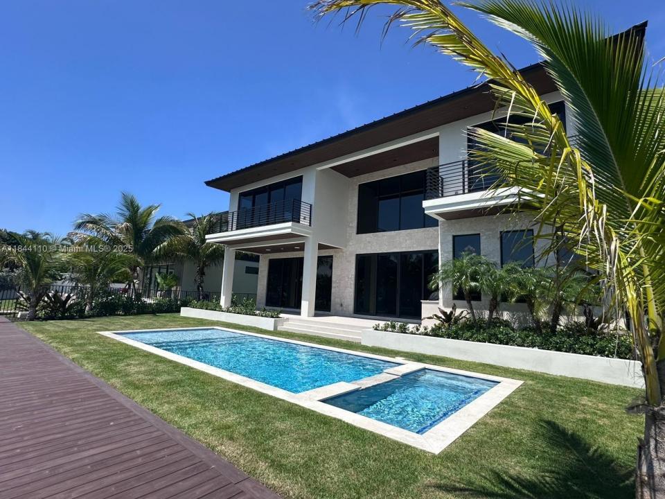 13085 Coronado Ter, North Miami, Florida 33181, Estados Unidos