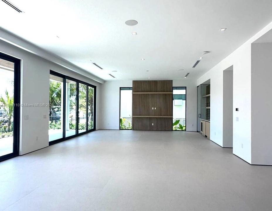 13085 Coronado Ter, North Miami, Florida 33181, Estados Unidos