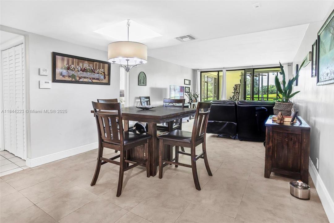 16400 Golf Club Rd 111, Weston, Florida 33326, USA
