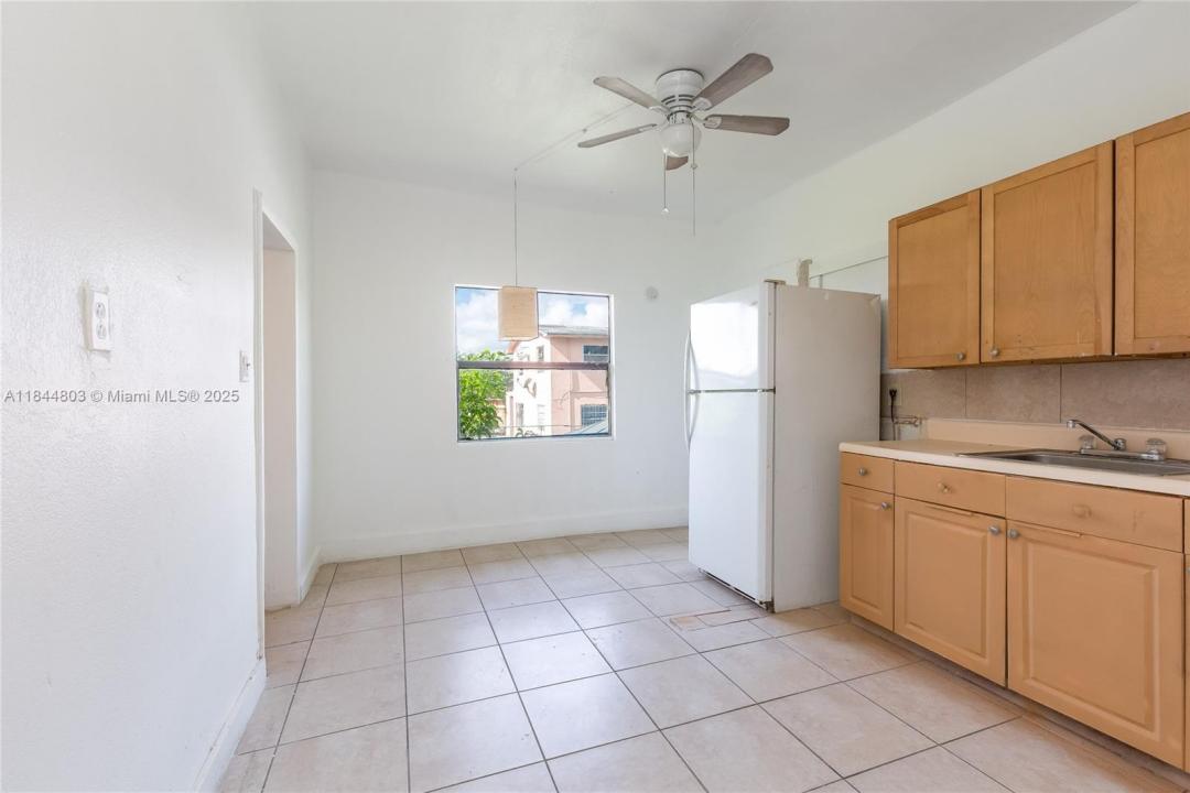 768 NW 35th St, Miami, Florida 33127