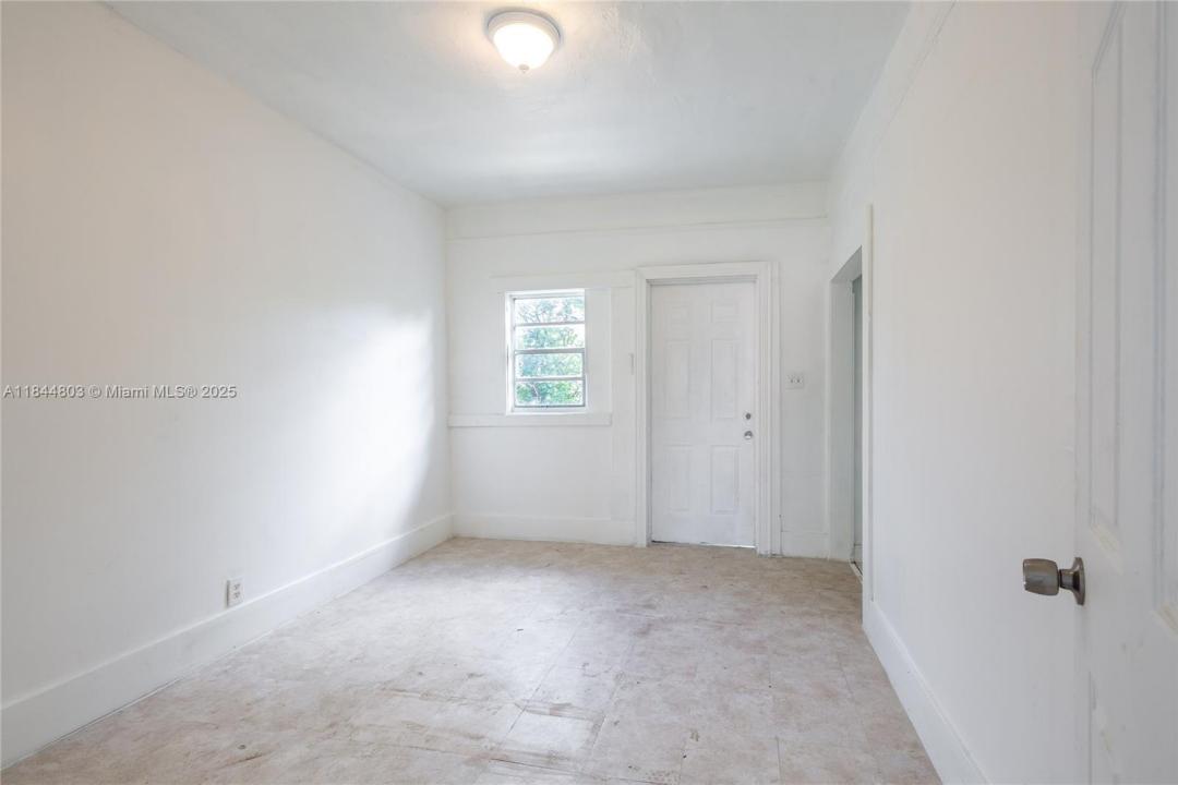 768 NW 35th St, Miami, Florida 33127