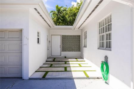 720 NE 70th St, Miami, Florida 33138, USA
