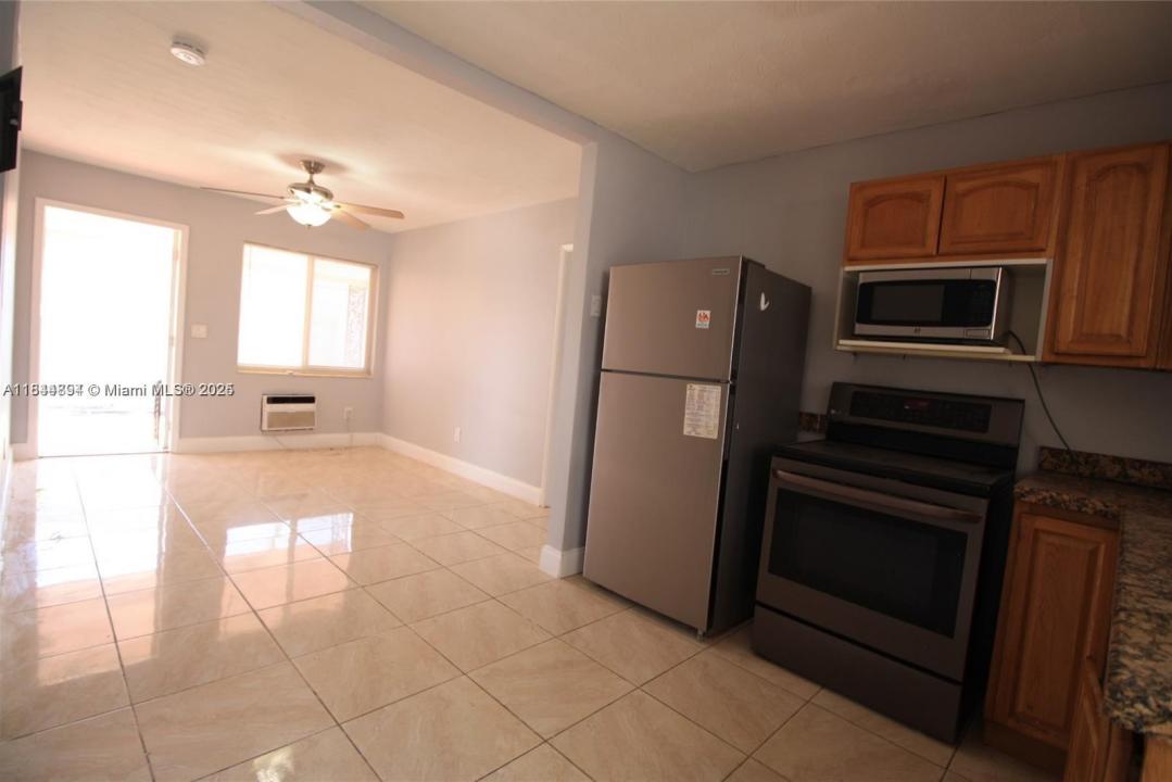 317 SE 2nd St 1, Hallandale Beach, 佛罗里达州 33009, 美国