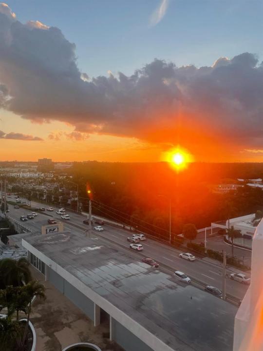 13499 Biscayne Blvd 902, North Miami, Florida 33181, USA
