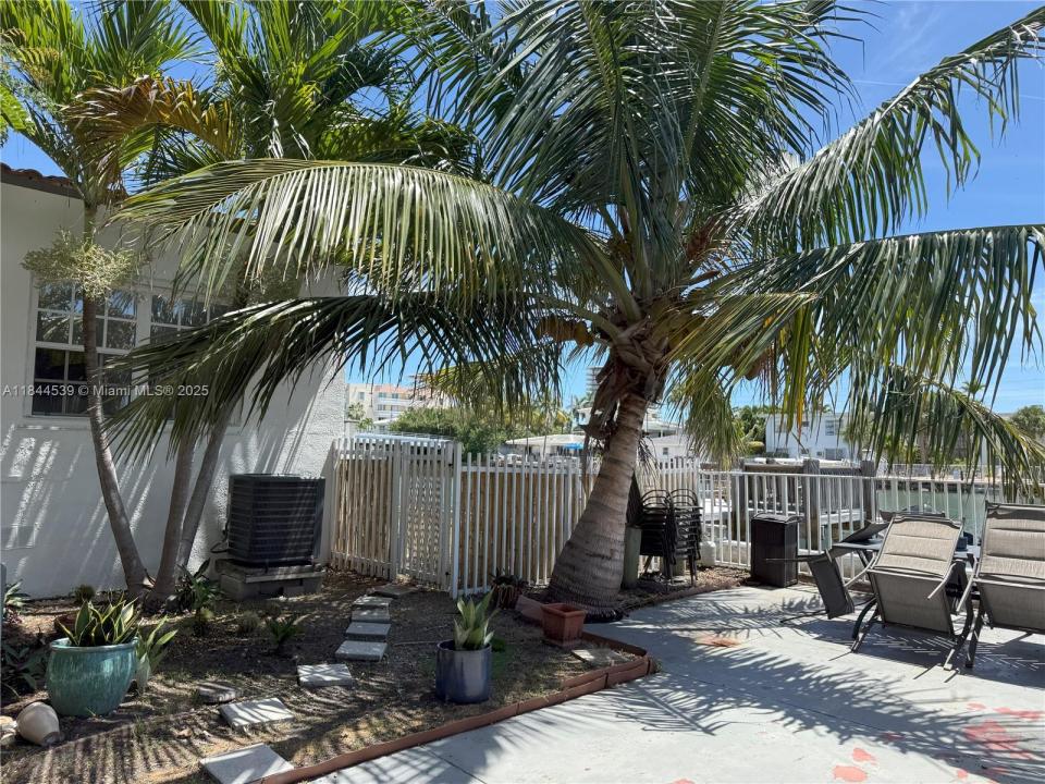 8401 Crespi Blvd 1, Miami Beach, フロリダ 33141, アメリカ合衆国