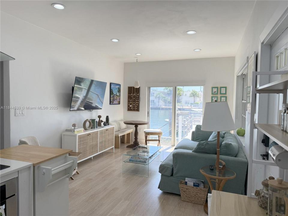 8401 Crespi Blvd 1, Miami Beach, フロリダ 33141, アメリカ合衆国