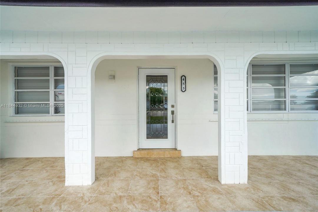 453 W 40th Pl, Hialeah, Florida 33012