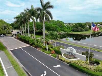 10521 SW 13th Ct, Pembroke Pines, Florida 33025, USA