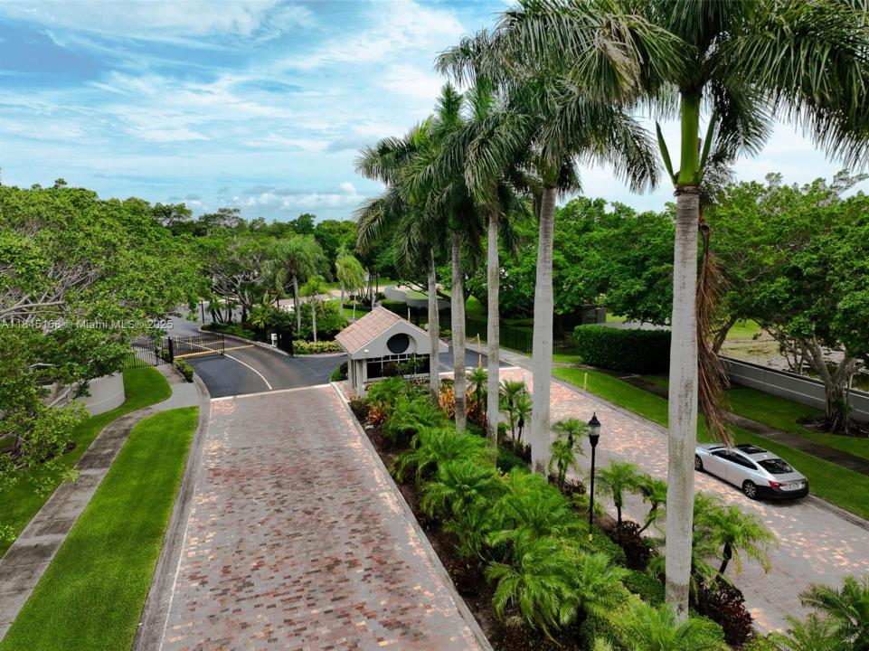 10521 SW 13th Ct, Pembroke Pines, Florida 33025, Amerika Birleşik Devletleri