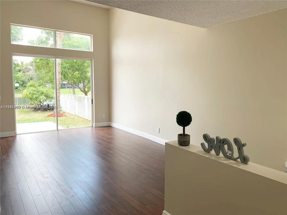 10521 SW 13th Ct, Pembroke Pines, Florida 33025, Amerika Birleşik Devletleri