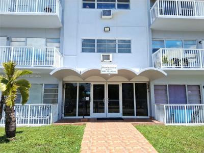16801 NE 14th Ave 209, Miami, Florida 33165, USA