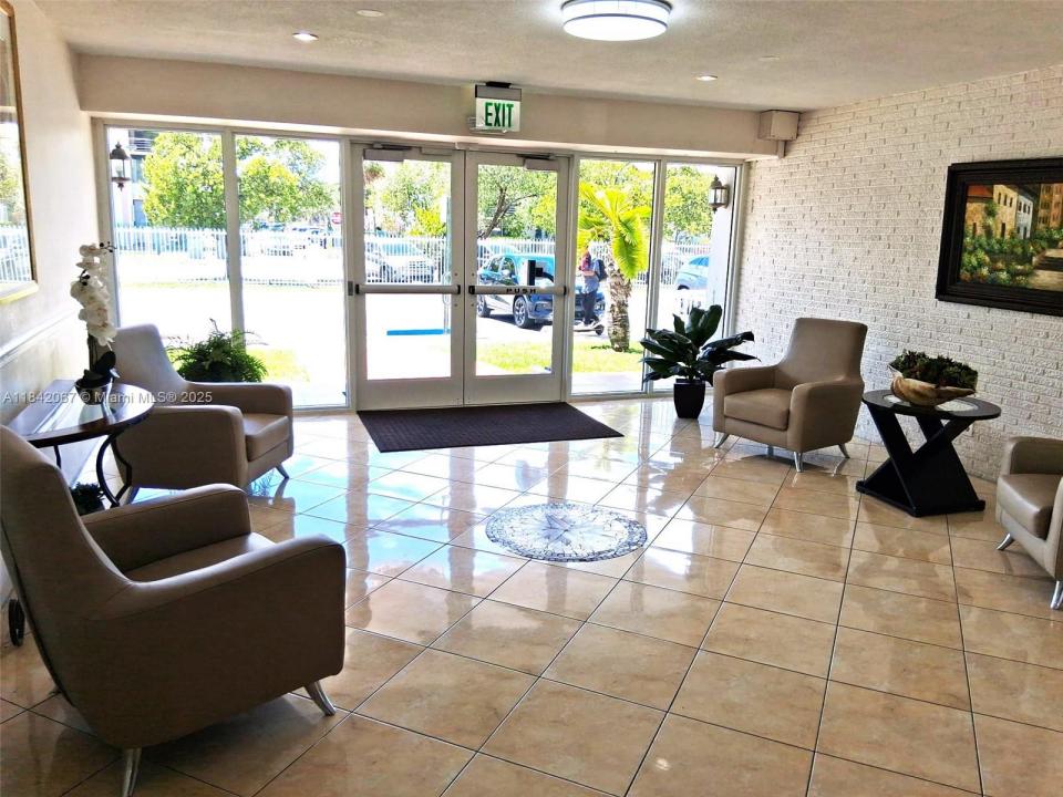 16801 NE 14th Ave 209, Miami, Flórida 33165, Estados Unidos