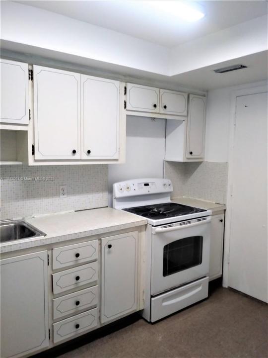 16801 NE 14th Ave 209, Miami, Flórida 33165, Estados Unidos