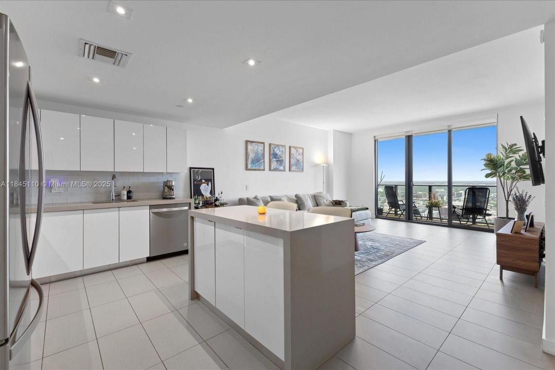 1600 NE 1st Ave 3718, Miami, פלורידה 33132, ארצות הברית של אמריקה 