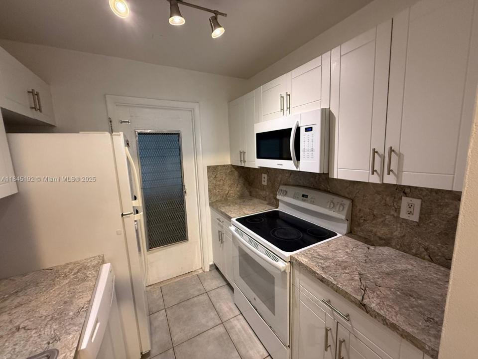 2633 Pierce St 105, Hollywood, 佛羅里達州 33020, 美國