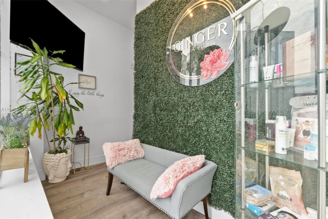 Confidential SW 8th St, West Miami, Florida 33144, Stati Uniti